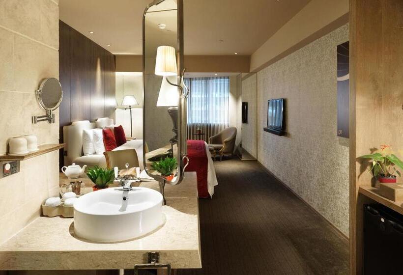 اتاق لوکس با تخت بزرگ, Palais De Chine