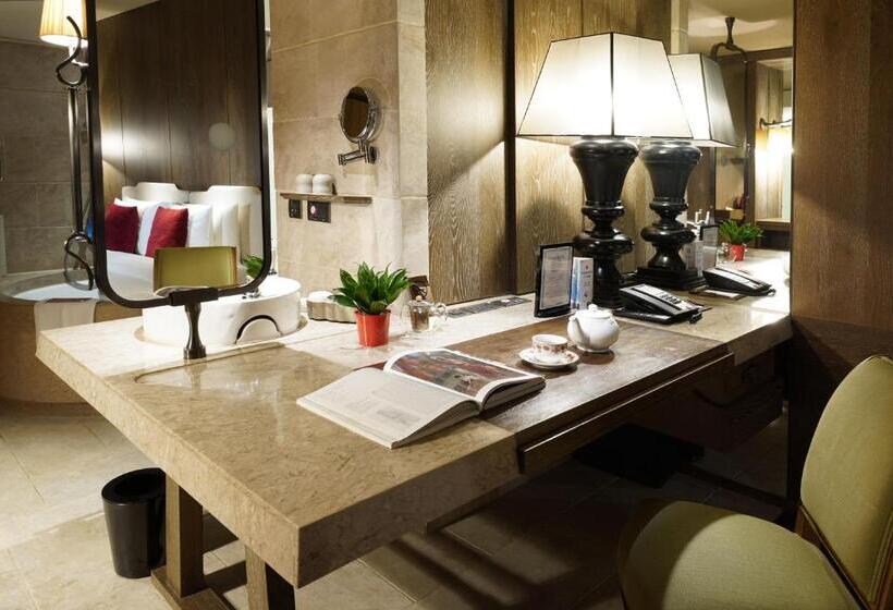 اتاق لوکس با تخت بزرگ, Palais De Chine