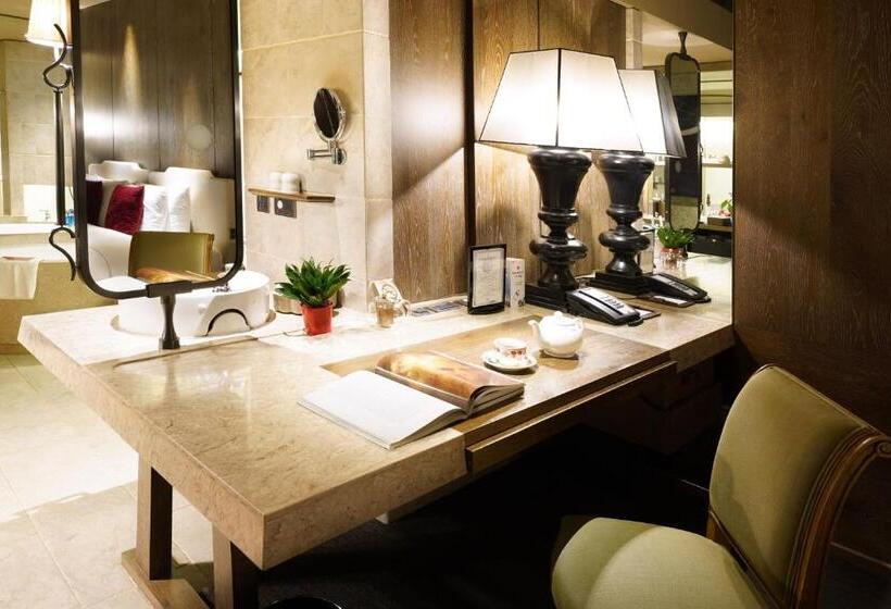 اتاق لوکس با تخت بزرگ, Palais De Chine