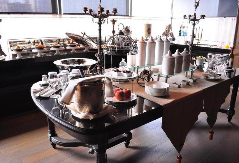 اتاق اجرایی, Palais De Chine