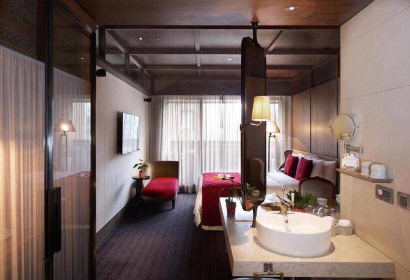 اتاق اجرایی, Palais De Chine