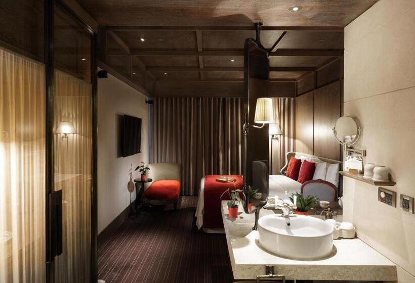 اتاق اجرایی, Palais De Chine