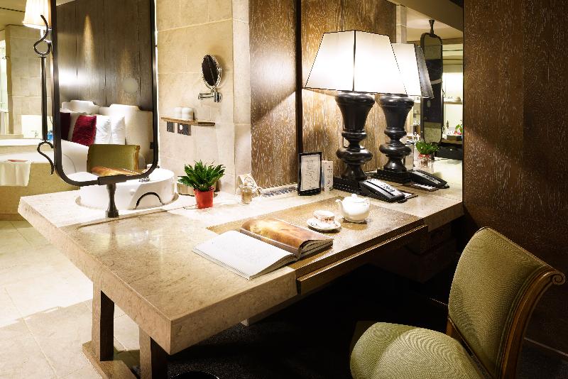 اتاق لوکس, Palais De Chine