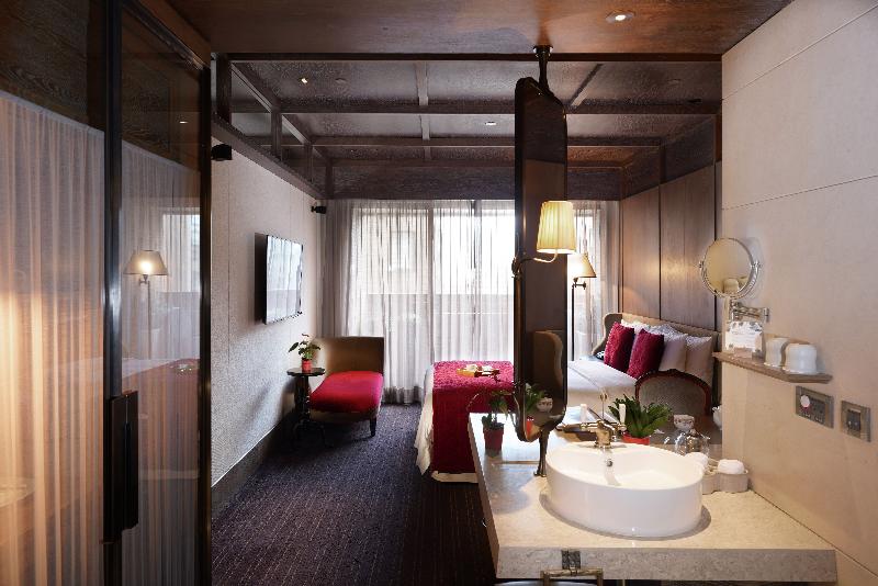 اتاق اجرایی, Palais De Chine