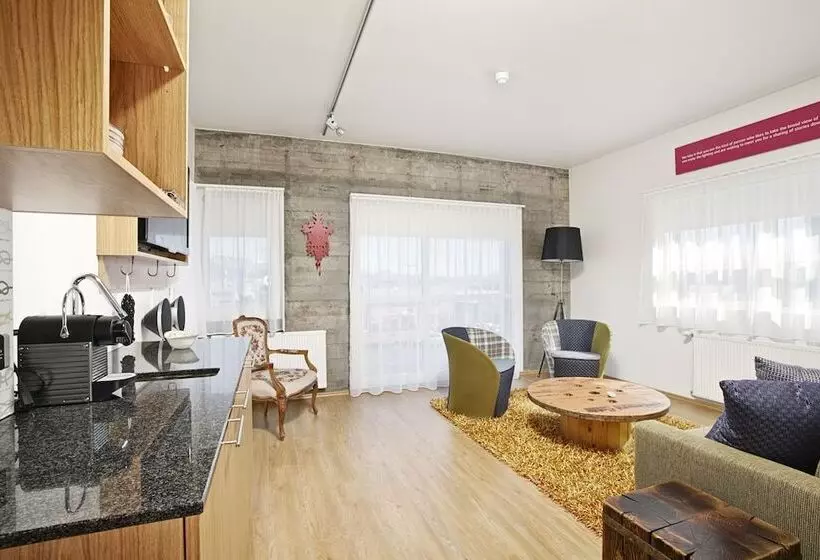 سوییت, Reykjavik Marina   Berjaya Iceland Hotels