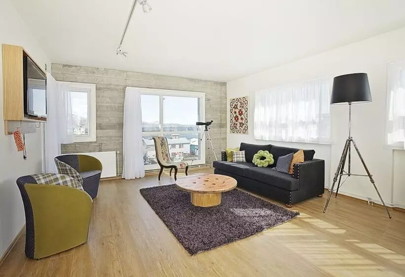 سوییت, Reykjavik Marina   Berjaya Iceland Hotels