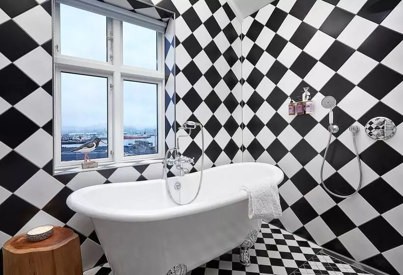 سوییت جونیور, Reykjavik Marina   Berjaya Iceland Hotels