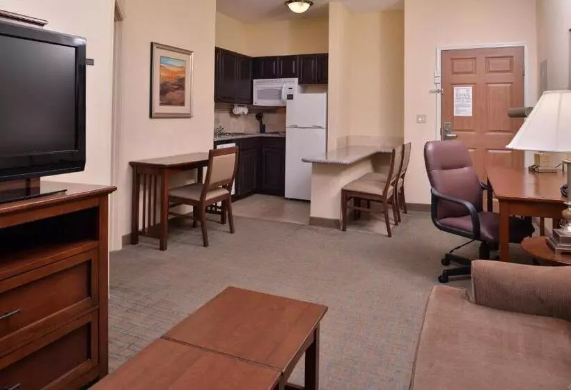 キングサイズベッドのスイートルーム, Staybridge Suites Oklahoma City Airport By Ihg
