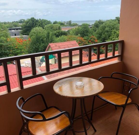 スーペリアールーム, Thipurai Beach