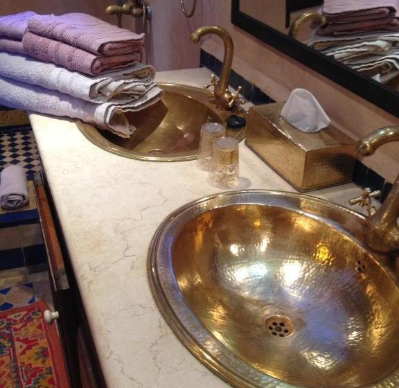 标准间, Riad Adarissa