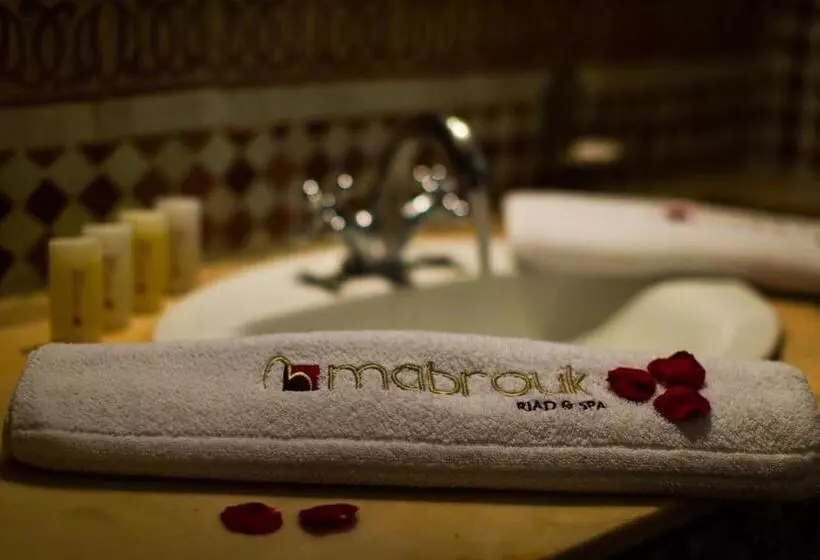 سوئیت سینیور, Riad Mabrouk