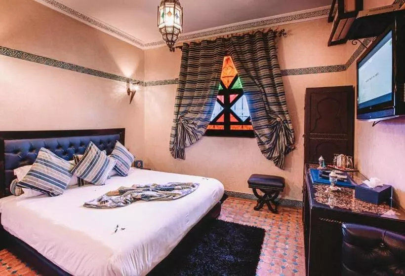 اتاق لوکس, Riad Mabrouk