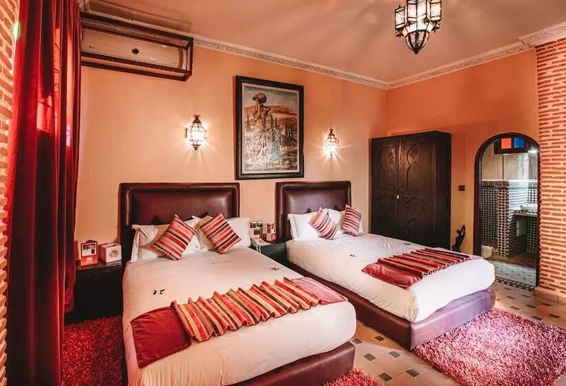 سوئیت سینیور, Riad Mabrouk