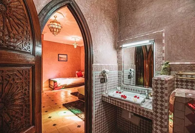 سوییت خانوادگی, Riad Mabrouk