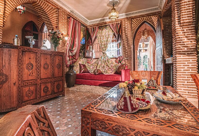 Suite Presidencial, Riad Mabrouk