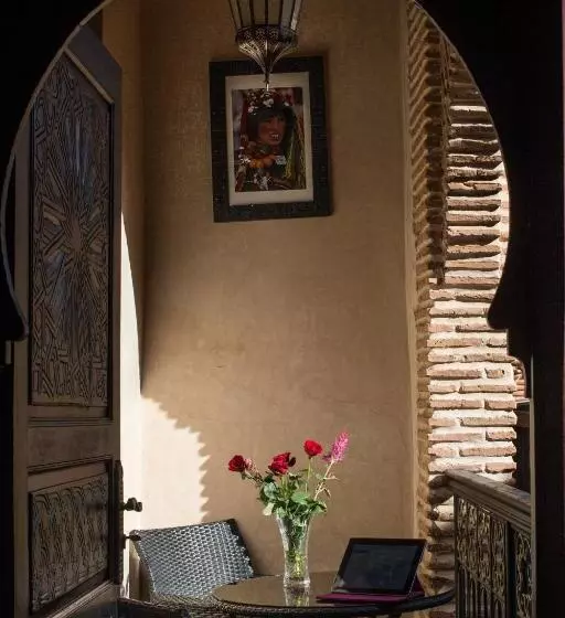 سوییت جونیور, Riad Mabrouk