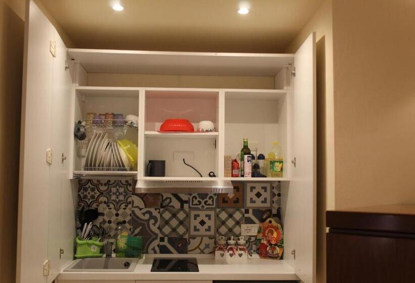 Aile Stüdyosu, Albergo Locanda Diana