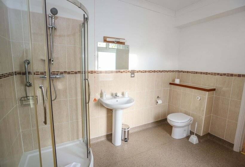 غرفة قياسية, The Grove