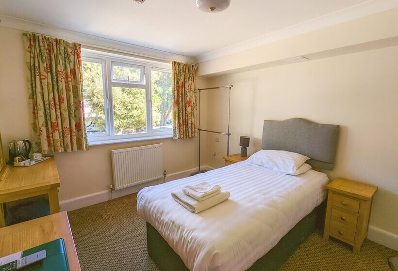 غرفة قياسية فردية, The Grove