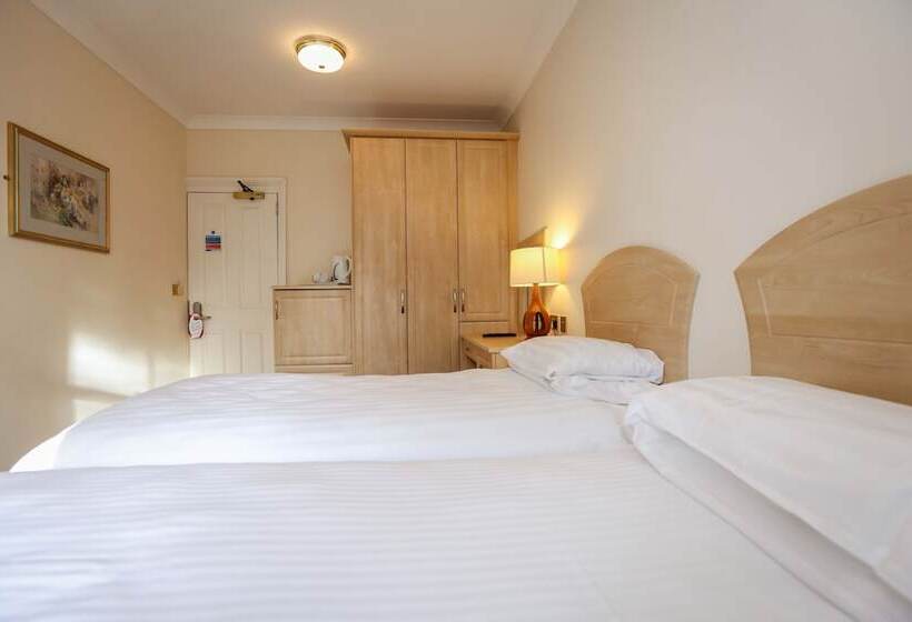 غرفة قياسية, The Grove