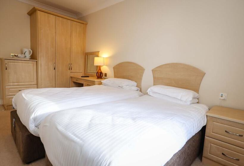 غرفة قياسية, The Grove