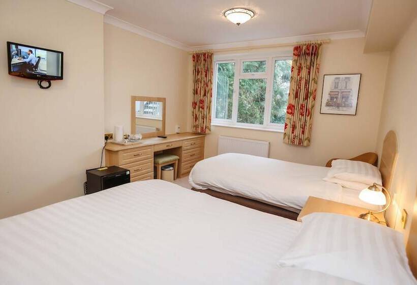 غرفة قياسية, The Grove