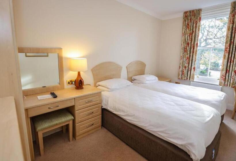 غرفة قياسية, The Grove