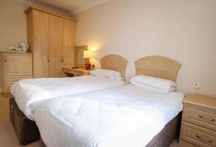 غرفة قياسية, The Grove