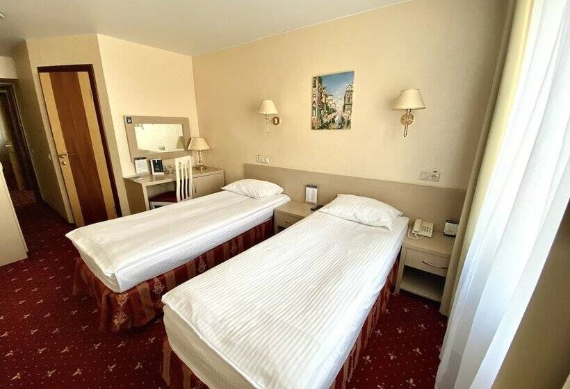 اتاق کلاس بیزنس, Amaks City