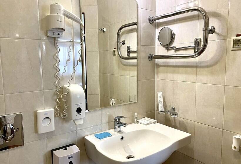 استودیوی استاندارد, Amaks City