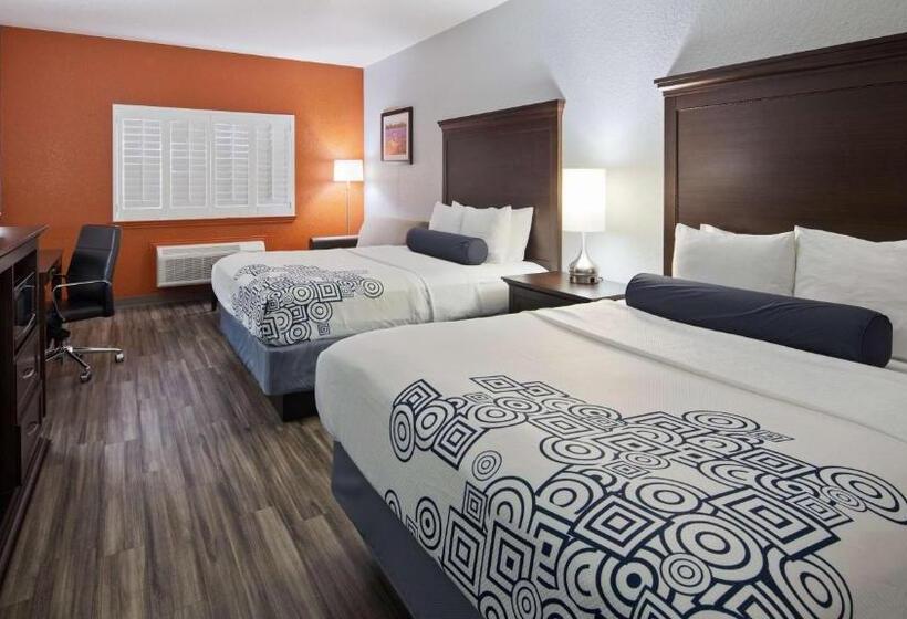 适合残疾人使用的标准间, Best Western Plus Fredericksburg