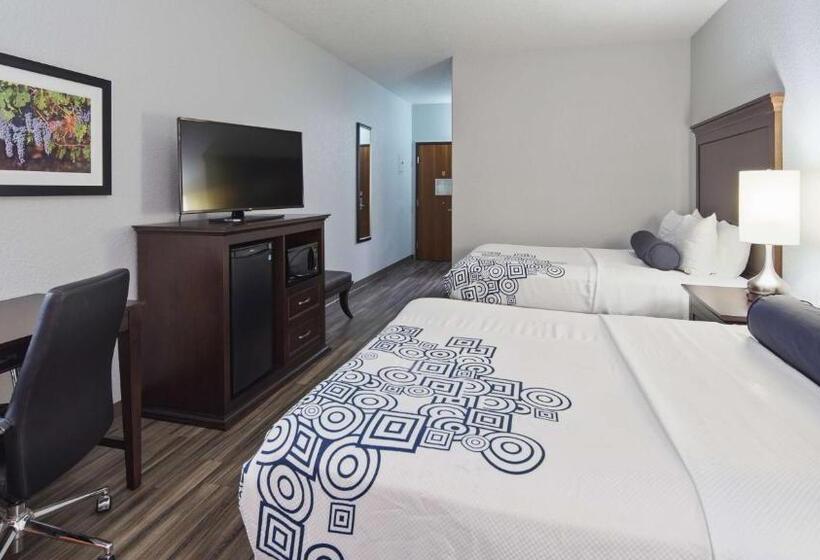 适合残疾人使用的标准间, Best Western Plus Fredericksburg