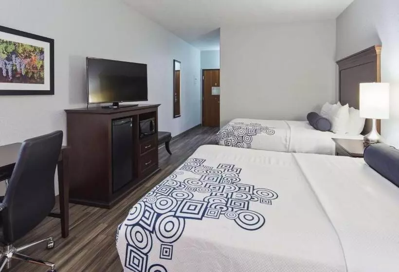 Standard-invahuone, Best Western Plus Fredericksburg