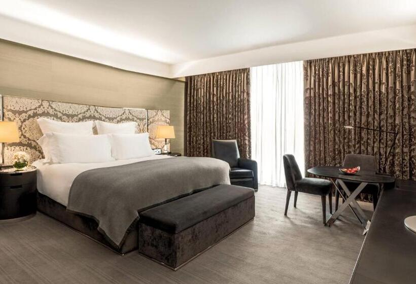 Номер Deluxe, Bulgari Hotel London