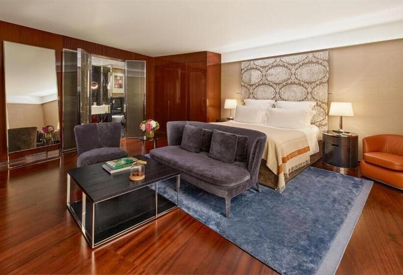 キングサイズベッドのジュニアスイート, Bulgari Hotel London