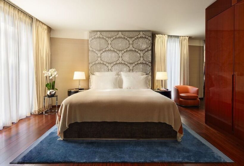 Люкс Повышенной Комфортности, Bulgari Hotel London