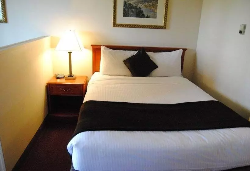 スイート, Economy Inn