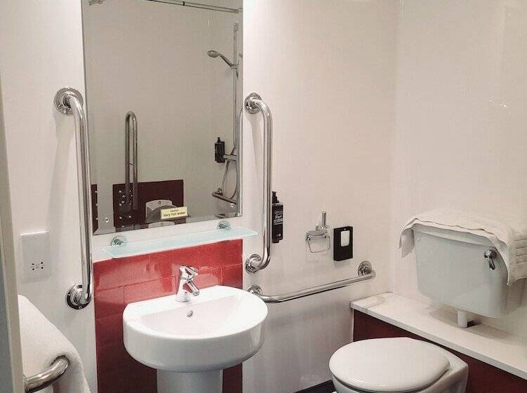 غرفة قياسية لذوى الاحتياجات الخاصة, go2 lancaster centre