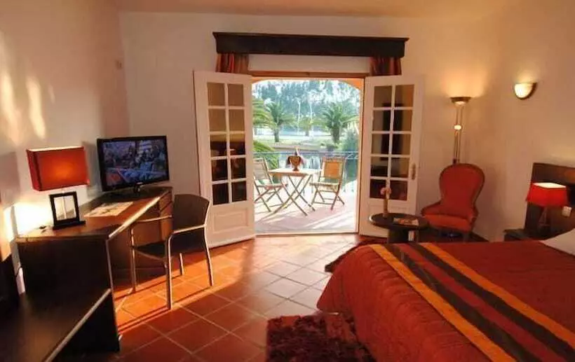 اتاق استاندارد با چشم‌انداز دریاچه, Herdade Lago Real