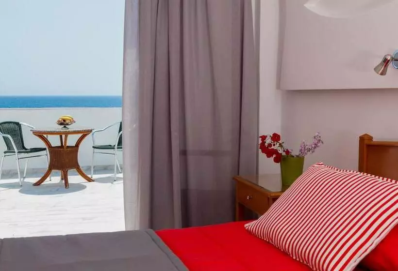 اتاق استاندارد با چشم‌انداز دریا, Irini S Rooms