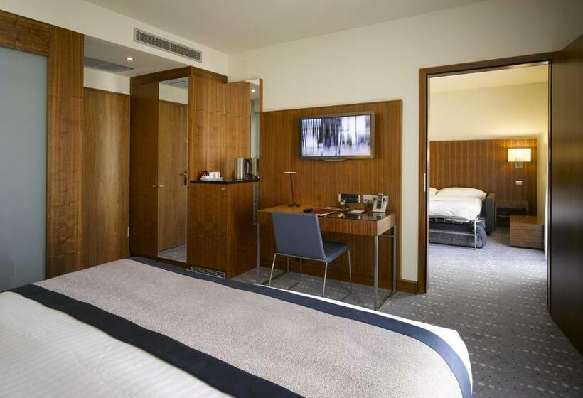 Семейный Номер, Miiro Borneta