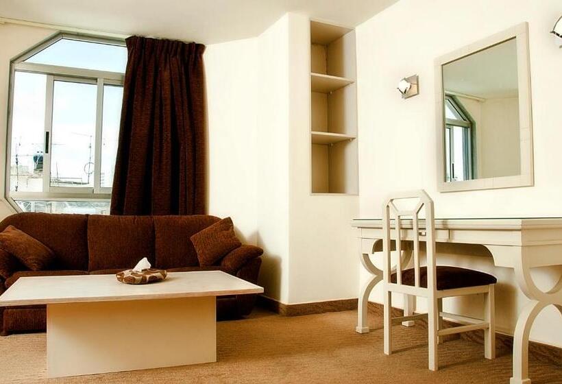 سوییت, Marble Tower