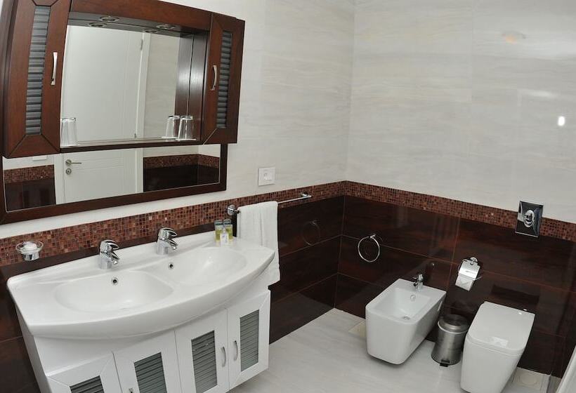 اتاق اجرایی یک تخته, Monoberge Byblos