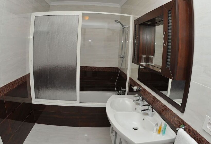 اتاق اجرایی یک تخته, Monoberge Byblos