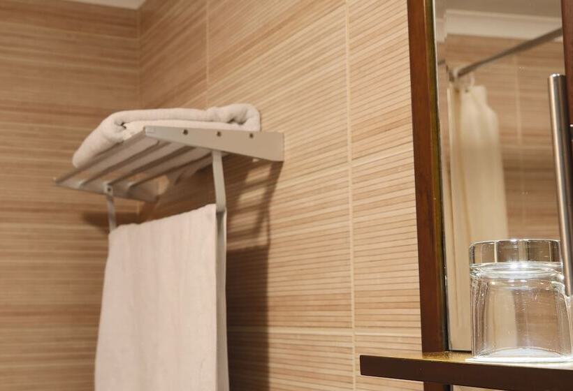 اتاق اجرایی یک تخته, Monoberge Byblos