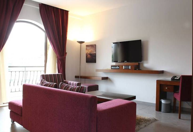 سوییت اجرایی, Monoberge Byblos