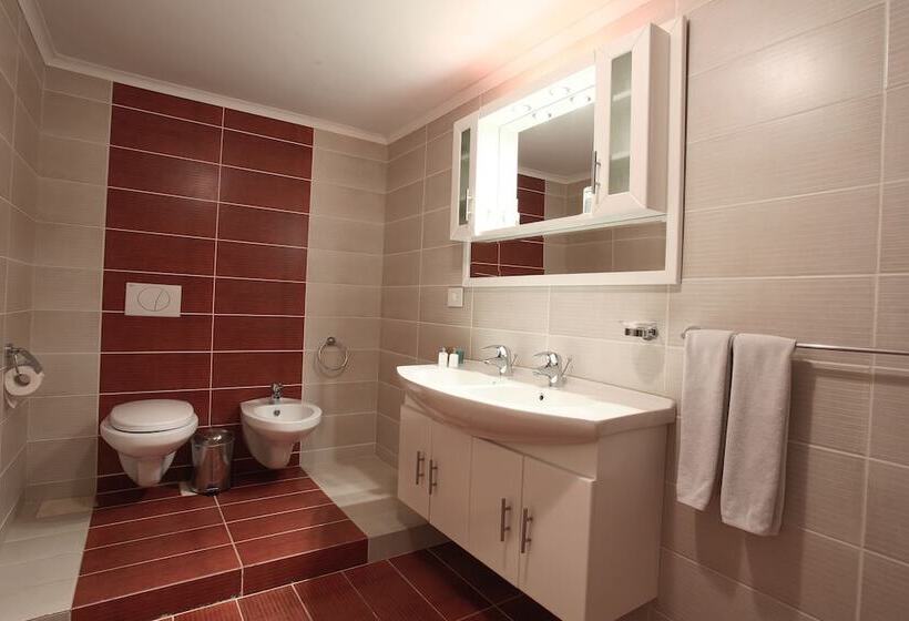 سوئیت پریمیوم, Monoberge Byblos