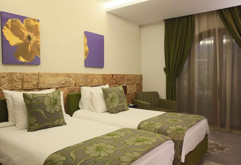 اتاق اجرایی, Monoberge Byblos