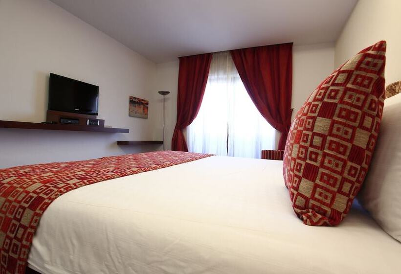 اتاق اجرایی یک تخته, Monoberge Byblos