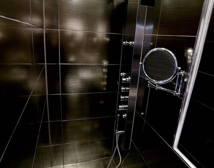 스탠다드 룸, Nira Caledonia